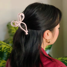 Load image into Gallery viewer, Annie Bow Hair Claw Set Of 3
