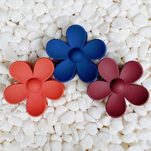 Load image into Gallery viewer, Daisy Days Hair Claw Set
