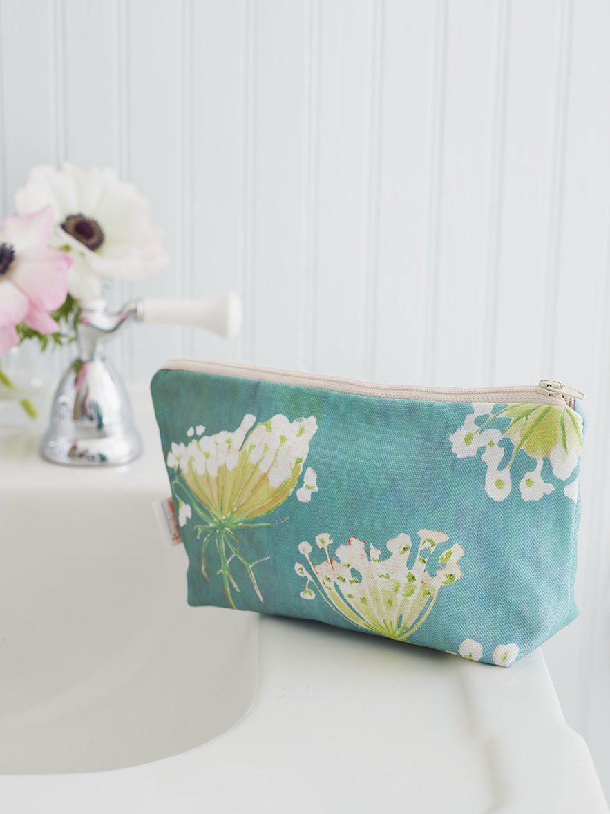 Makeup Bag: Queen Anne's Lace on Teal